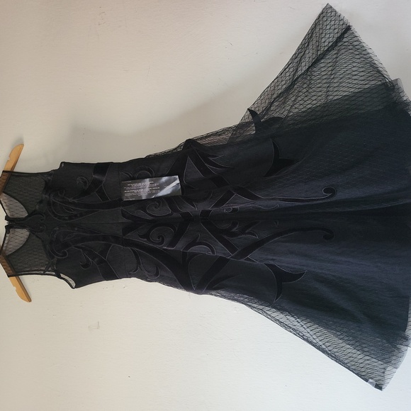 BCBGMaxazria velvet tulle Midi dress sz-0 nwt - Picture 6 of 10